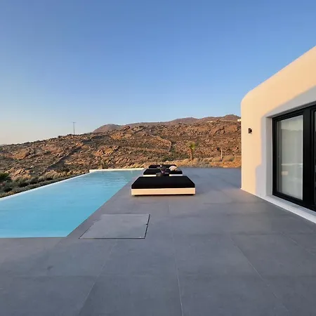 Black And White Ftelia - Mykonos *