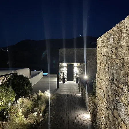 Black And White Ftelia - Mykonos
