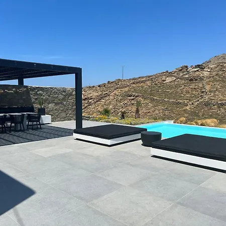 Black And White Ftelia - Mykonos Villa *