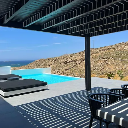Black And White Ftelia - Mykonos Villa